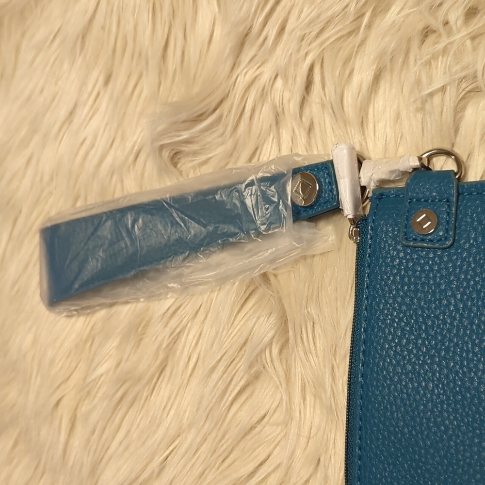 Brand New thirty-one blue Jewell wristlet - Picture 4 of 6
